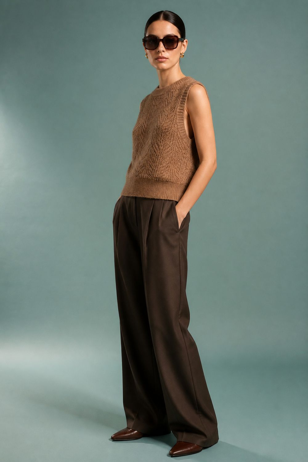 ASTR Camel Sleeveless Sweater