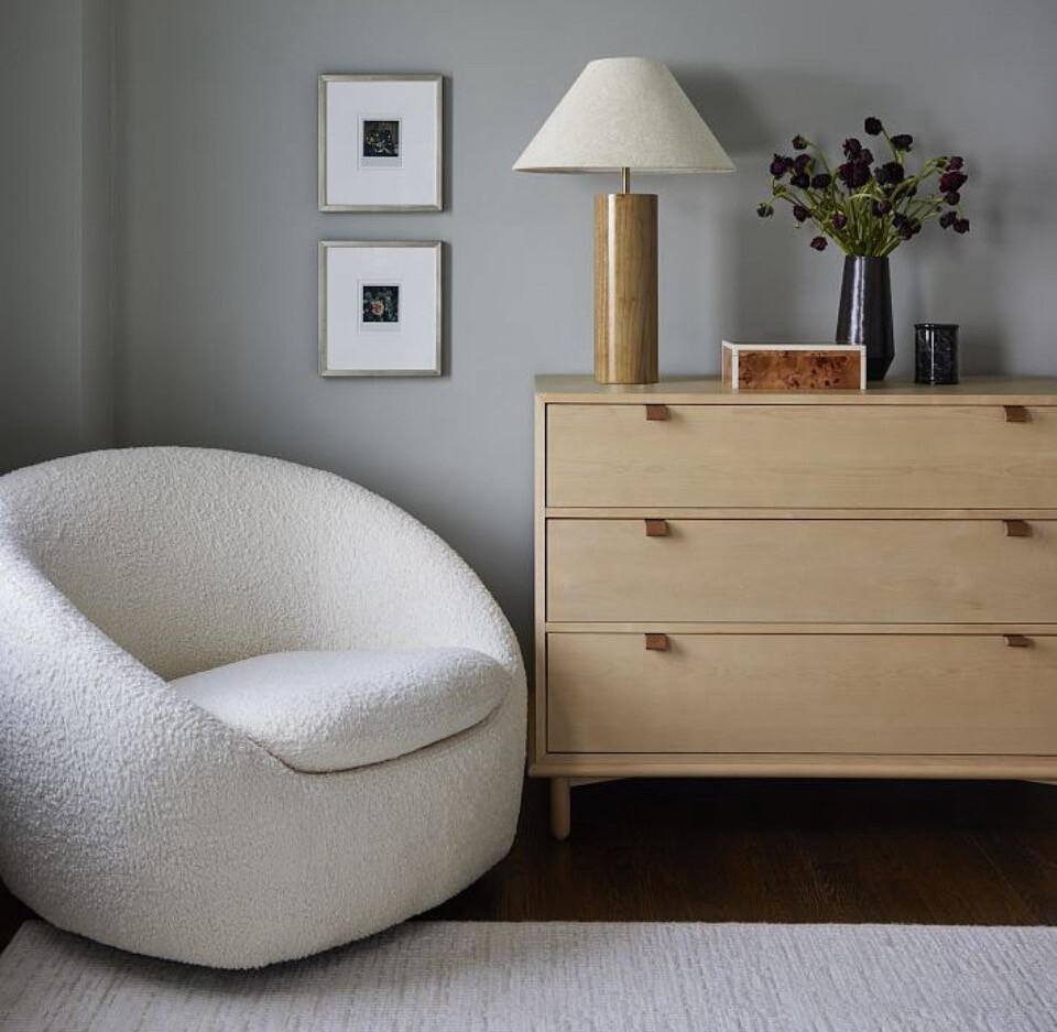 Mira Bouclé Swivel Chair