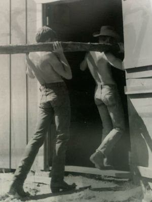 1978 Dj Garret Farm Hands 8x10 Photograph