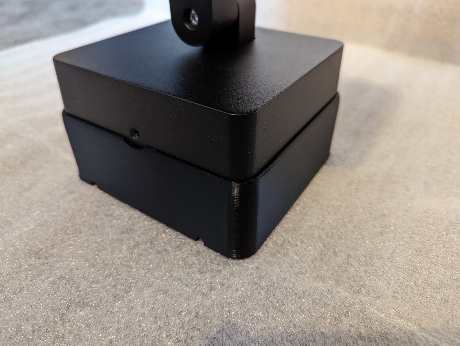 Cover frame for the Philips Hue Discover/Welcome