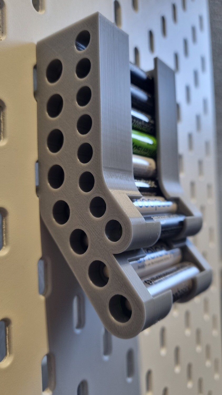 Battery dispenser (AA and AAA) for Ikea Skadis &amp; Uppspel