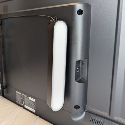 Vesa mount for the Philips Hue Play Bar. Can be freely adjusted in any direction!