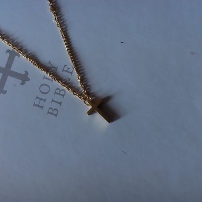 RHEMA 簡約金色十字架項鍊