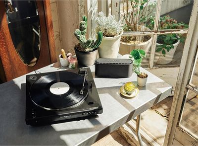 Audio Technica AT-LP60XBT-BK Bluetooth Wireless Turntable