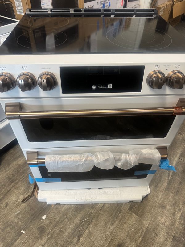 CAFE 30” slide in Double Oven Range CAFE 30” slide in Double Oven Range