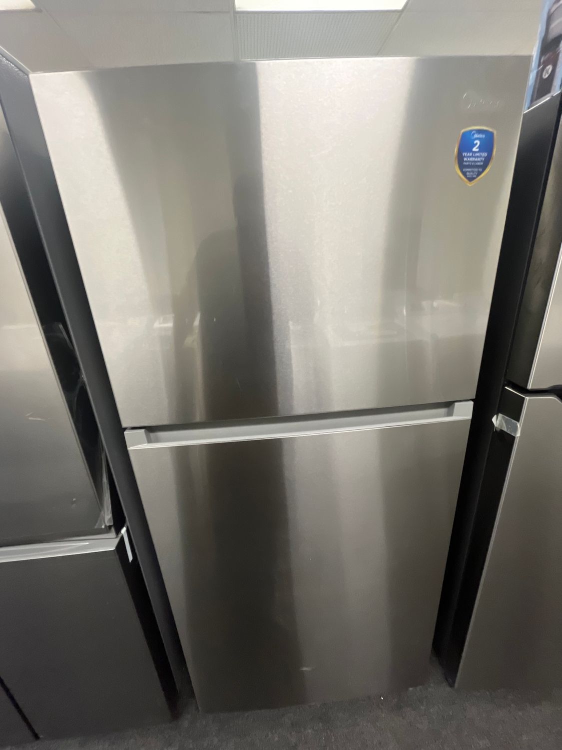 Midea 30" Top Freezer Refrigerator