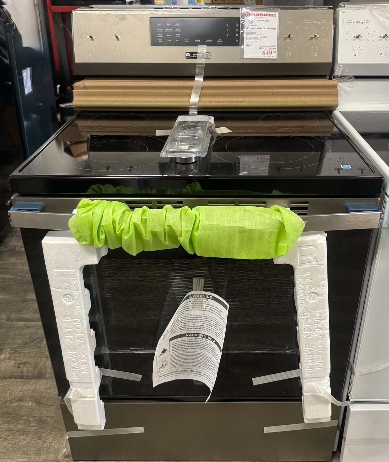 GE 30 GE 30" Freestanding Electric Range