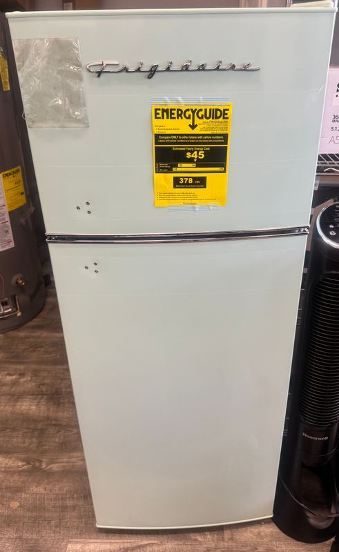 Frigidaire 21.5" Retro Top Freezer