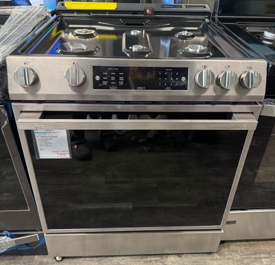 Hisense 30" Slide-in Gas Range