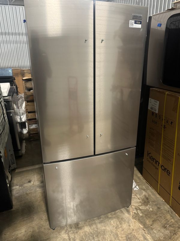Frigidaire 17.6 Cu. Ft. French Door Frigidaire 17.6 Cu. Ft. French Door