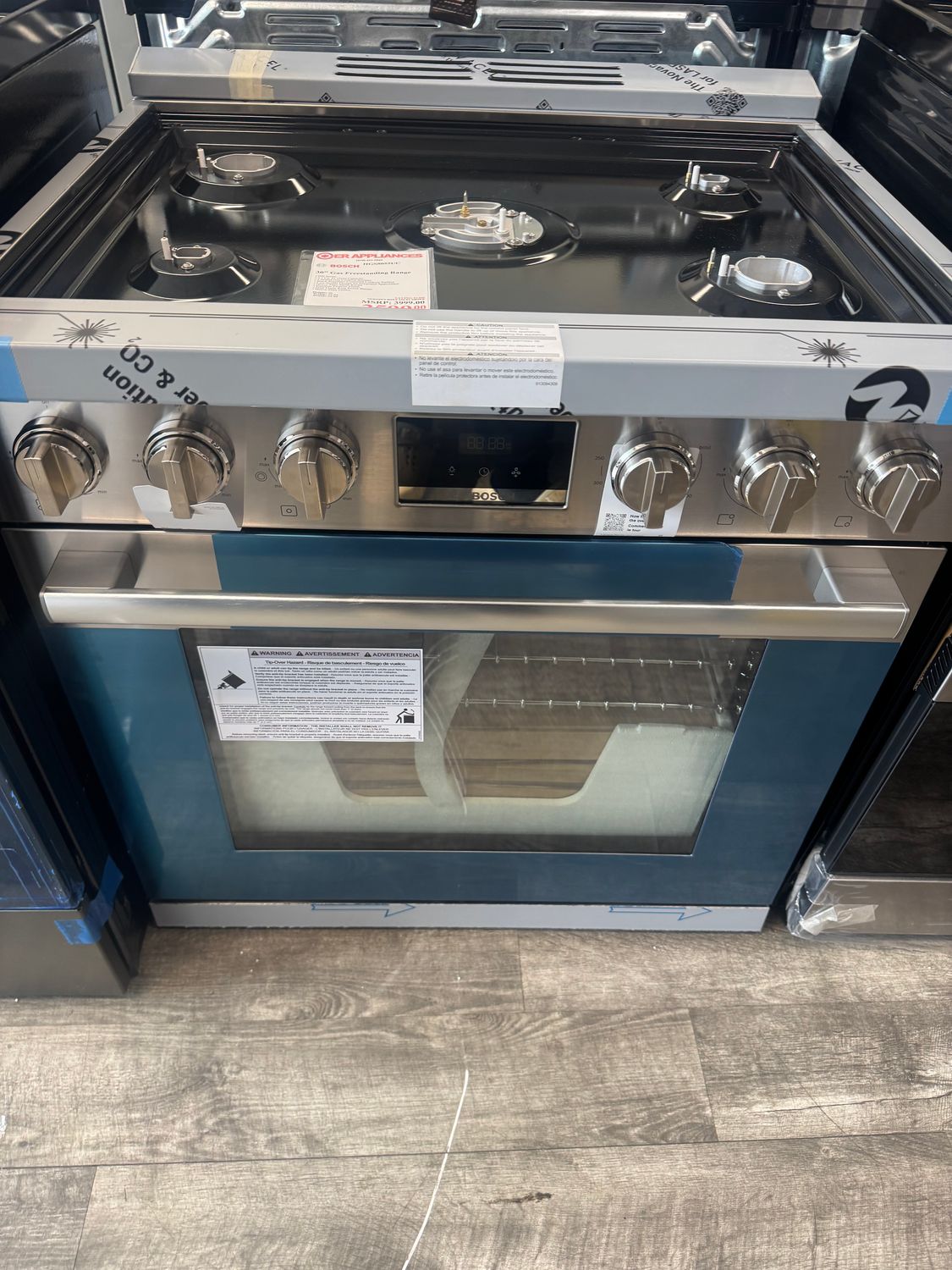 Bosch 30” Gas Range New Open Box Bosch 30” Gas Range New Open Box