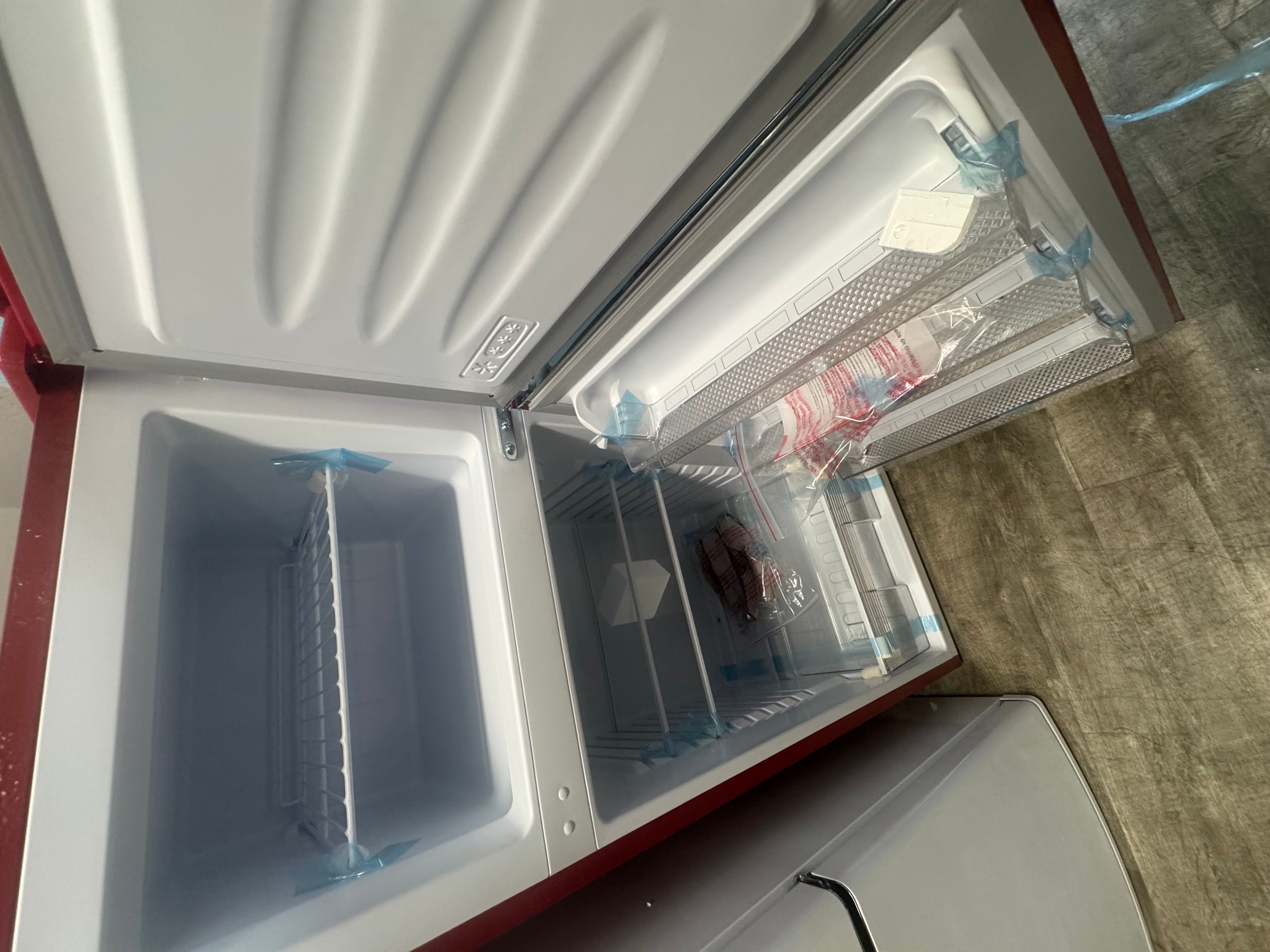 Frigidaire Retro 7.2 Top Freezer