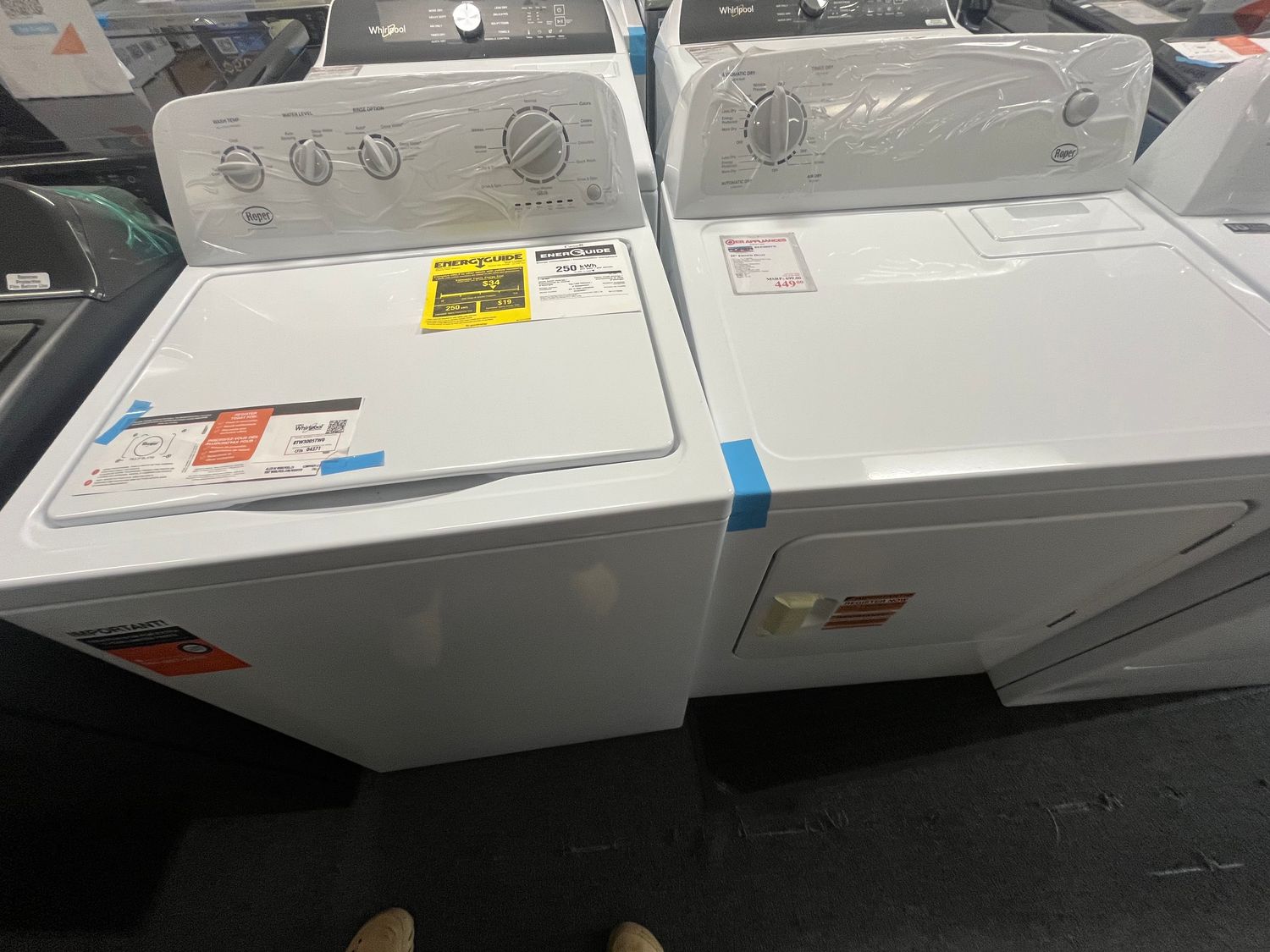 Roper RTW3005TW Washer & RED3005TW Dryer Laundry Set Roper RTW3005TW Washer & RED3005TW Dryer Laundry Set