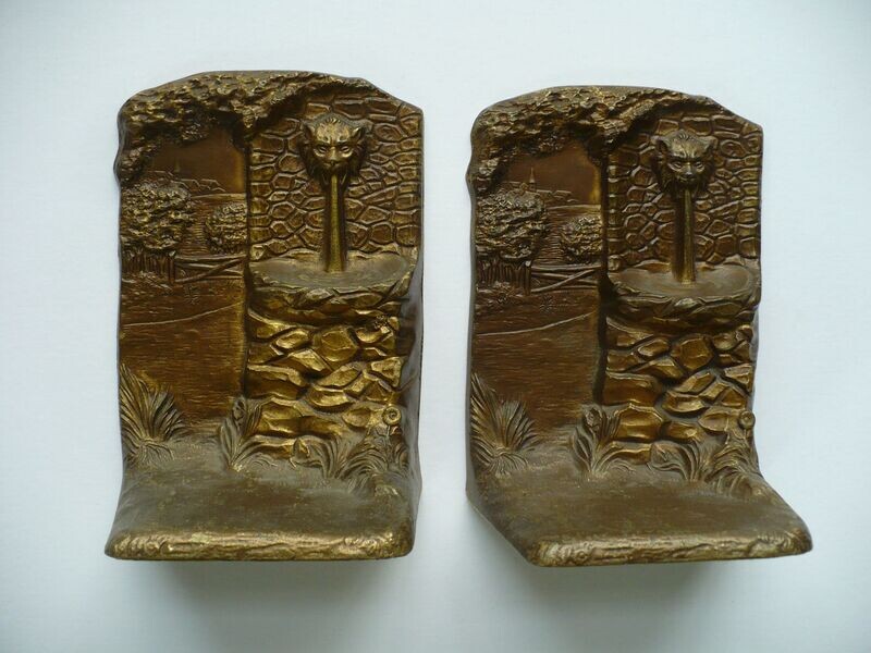 CIRCA 1920'S JUDD COMPANY BRONZE LION HEAD FOUNTAIN LANDSCAPE SCENE BOOKENDS