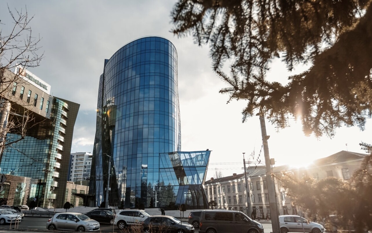 Vânzare spațiu comercial în complexul Inamstro Infinity Tower.