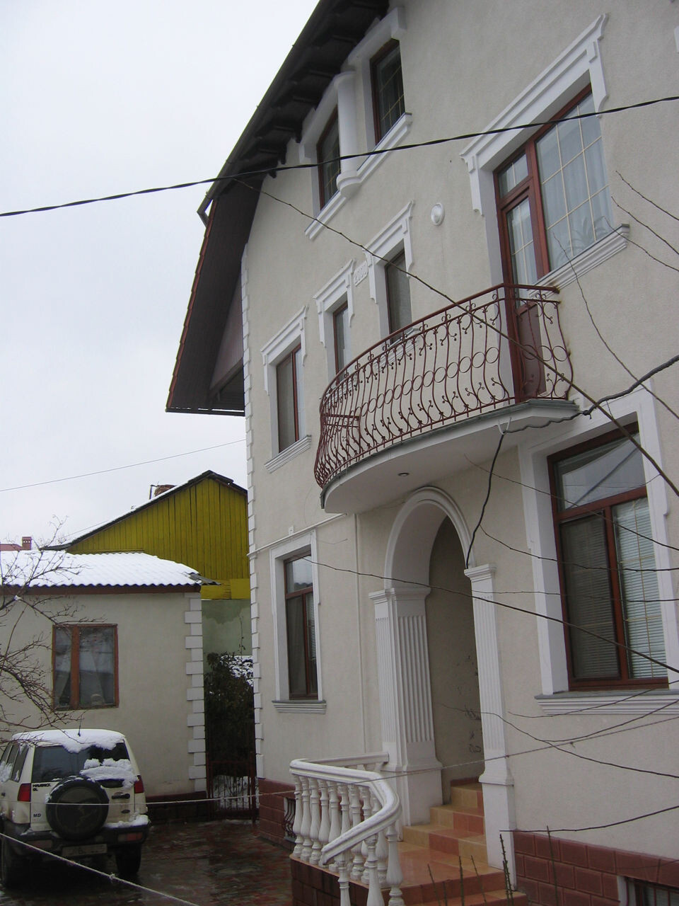 Casa în chirie 365m2 , pret: 2500 euro , Centru, Chișinău. strada Armenească 13