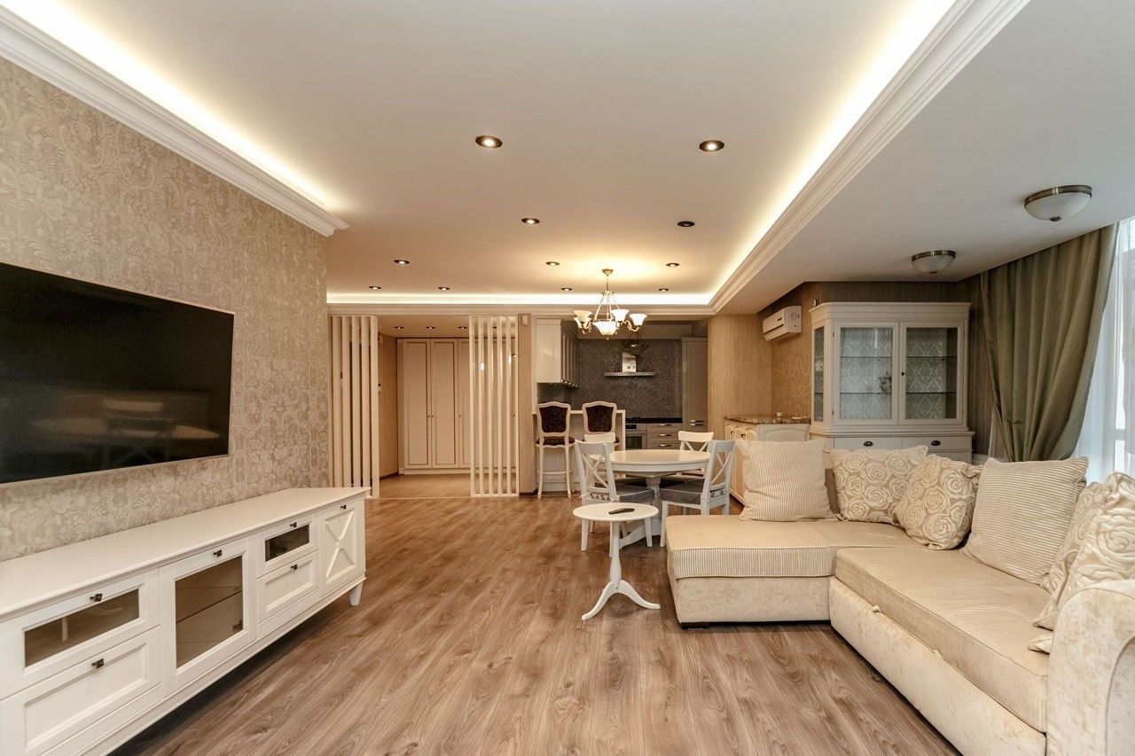 Vânzare Apartament 3 dormitoare, Chișinău, Centru 147 m2