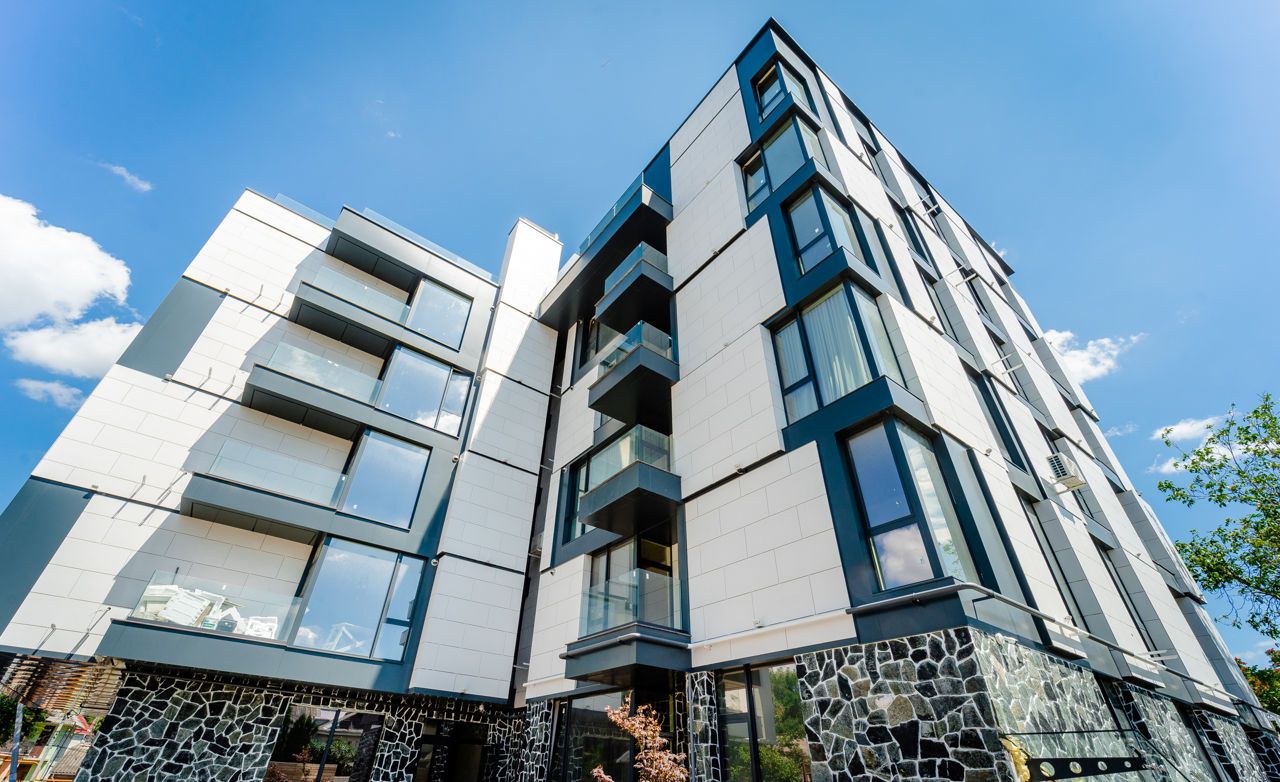 Vânzare apartament cu 3 dormitoare cu zona de living, sectorul Centru