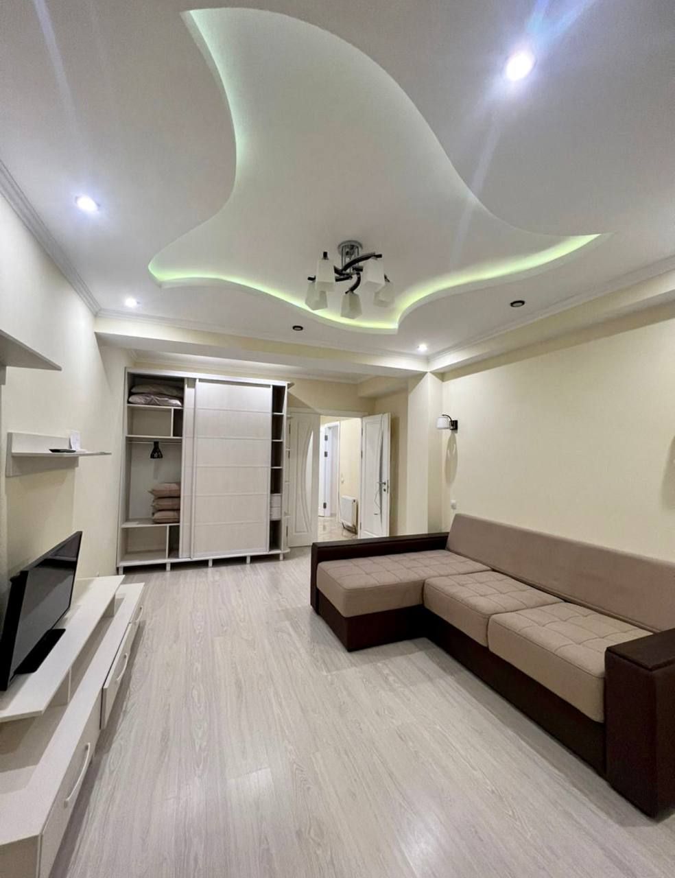 ​Apartament 1 camera ,  Euroreparație , Centru Melestiu.