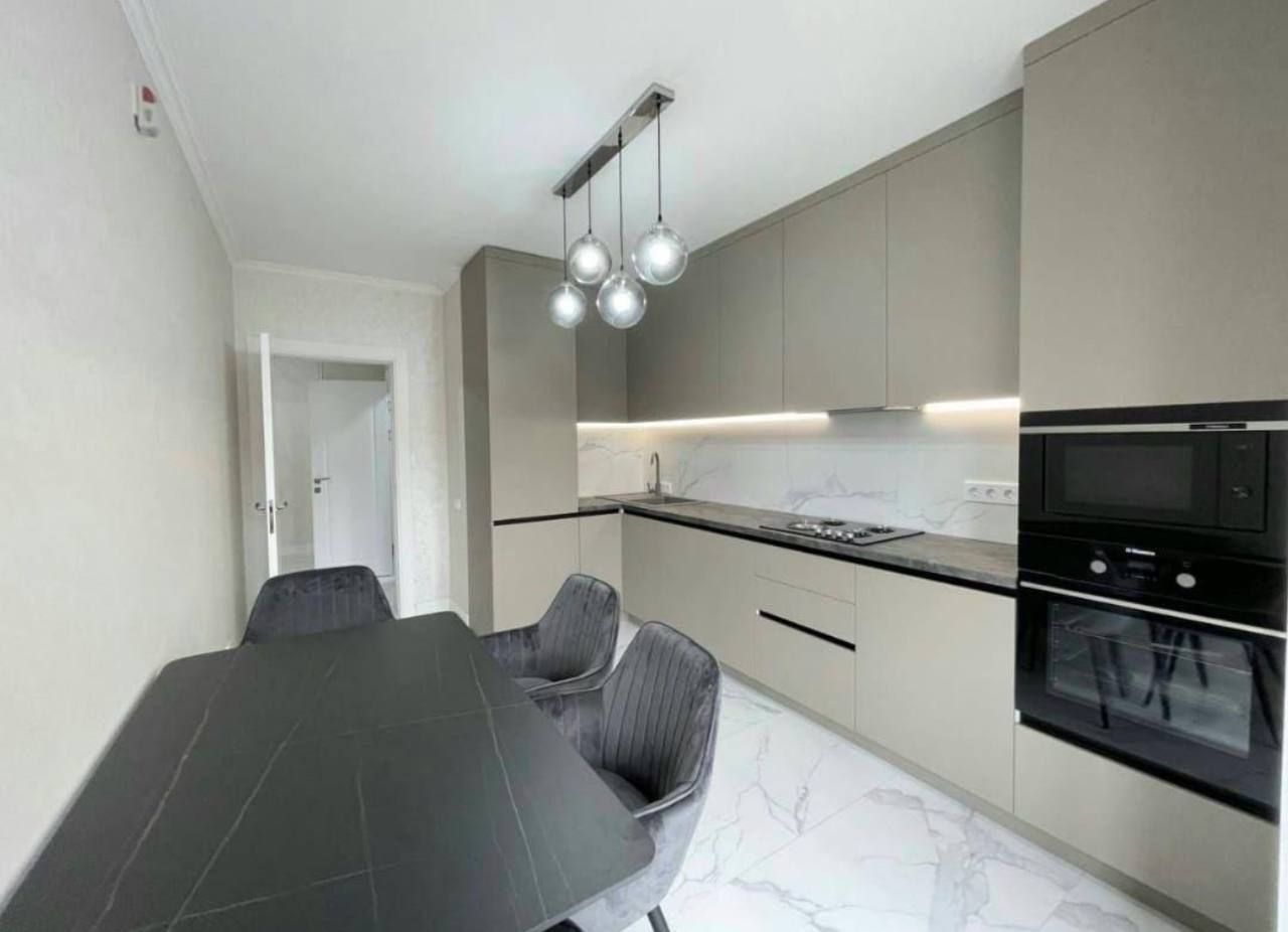 Vânzare apartament o odaie plus living ,  Euroreparație , Centru, Exfactor.