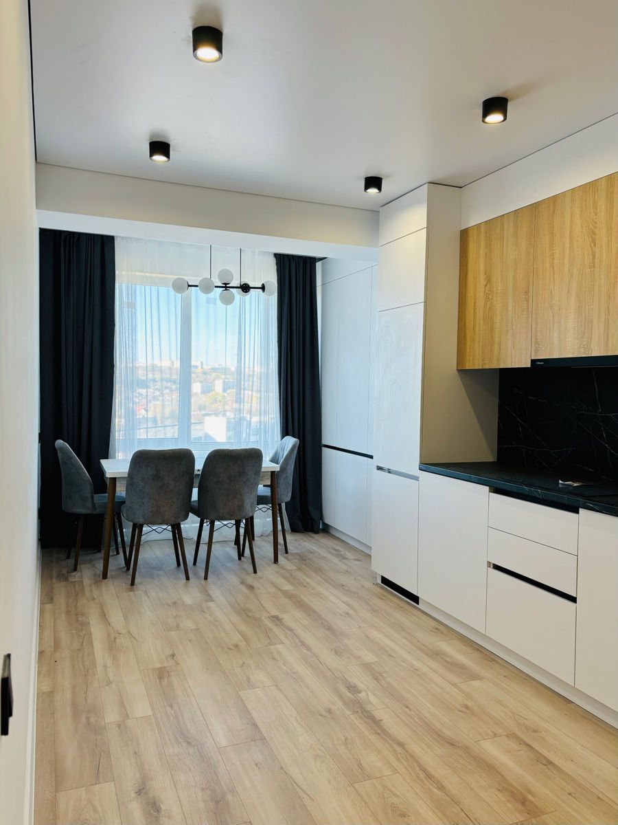 Vânzare Apartament, 1 camera Plus Living, Euroreparație , Centru.