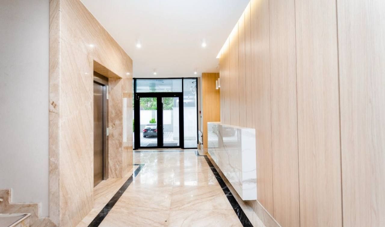 ​Apartament 3 camere cu terasă ,  THE ONE , Str București