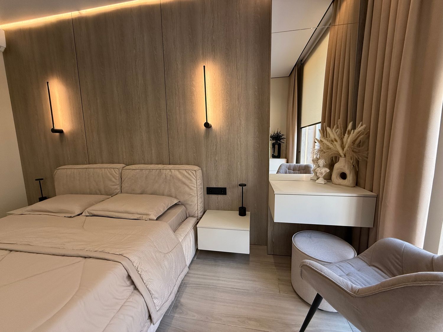 ​Apartament 3 camere cu living   ,  Euroreparație , Centru