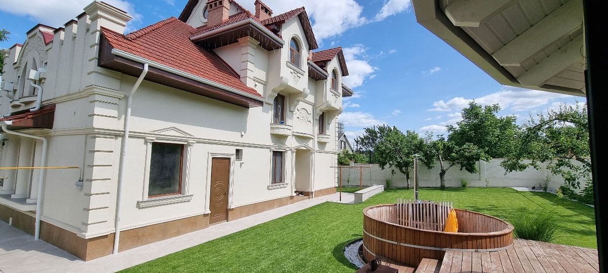 Vânzare casă de Lux în 3 nivele în Cricova , Centru.
