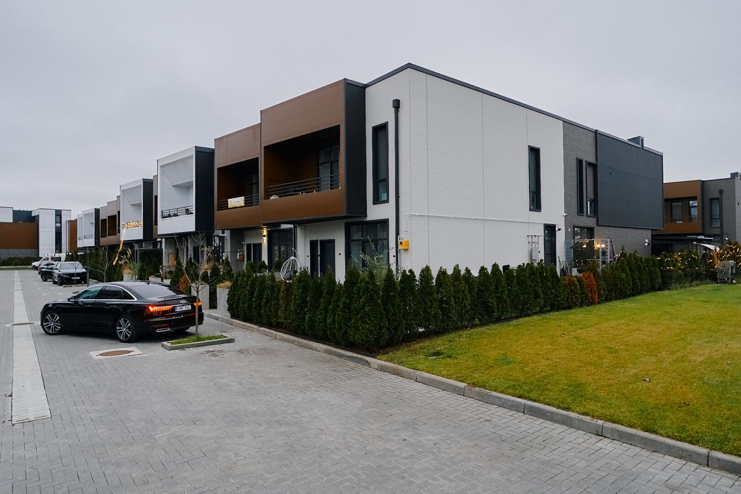 Vânzare TownHouse , 200 mp , Bucovineni 5 .