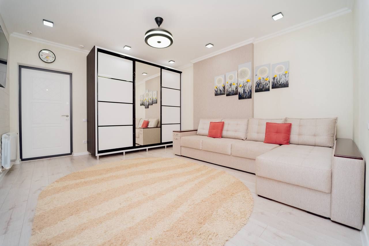 ​Apartament 1 camera plus living 45mp ,  Euroreparație , Newton House .