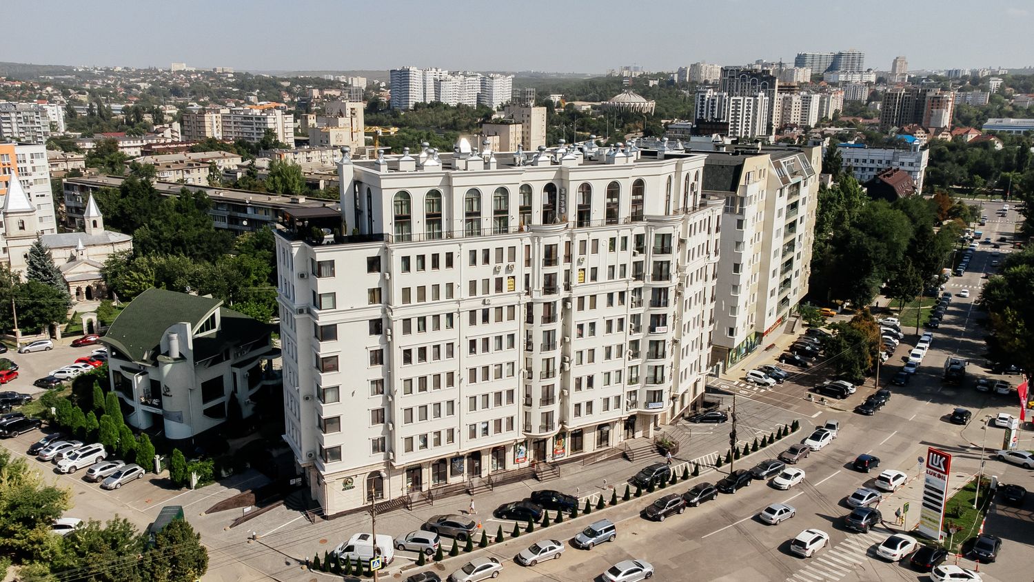 PentHouse 3 camera plus Living ,  Euroreparație , Estate White House Centru Puskin 49.