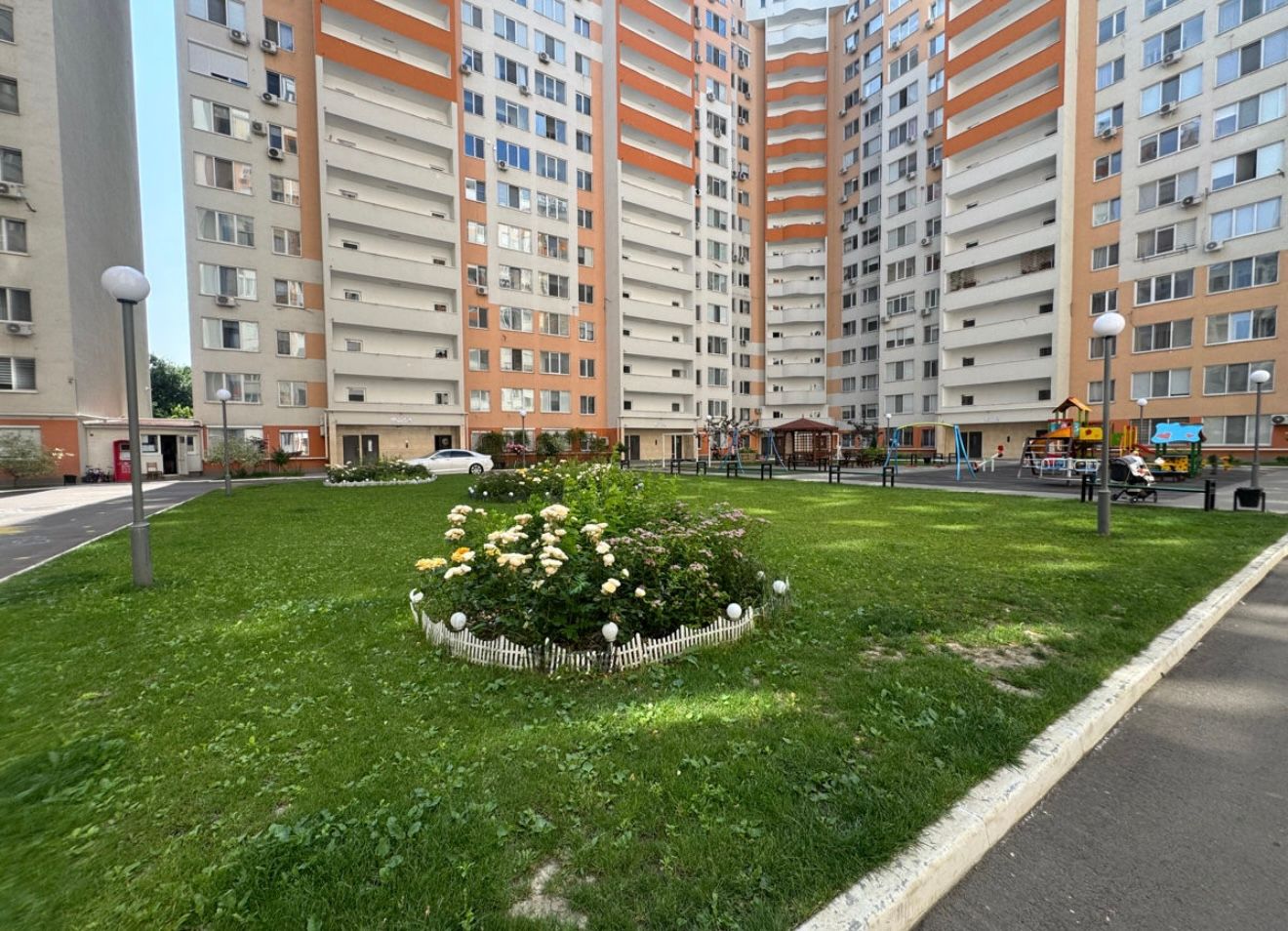 ​Apartament 2 camere plus Living varianta albă, Centru , Melestiu.