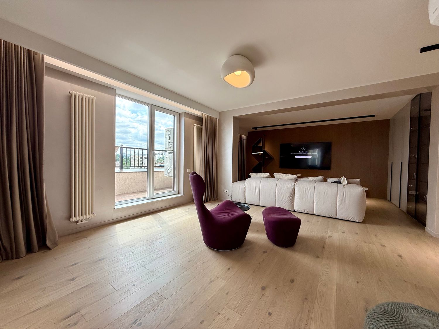 PentHouse 3 camera plus Living ,  Euroreparație , Estate White House Centru Puskin 49.