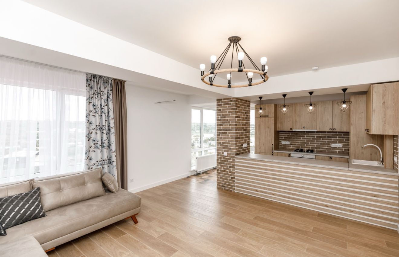 Vânzare Apartament, 1 camera Plus Living, Euroreparație , Centru.