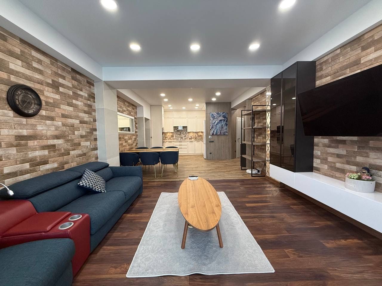 ÎNCHIRIERE apartament 2 dormitoare plus living Midtown, Centru, Chisinău.