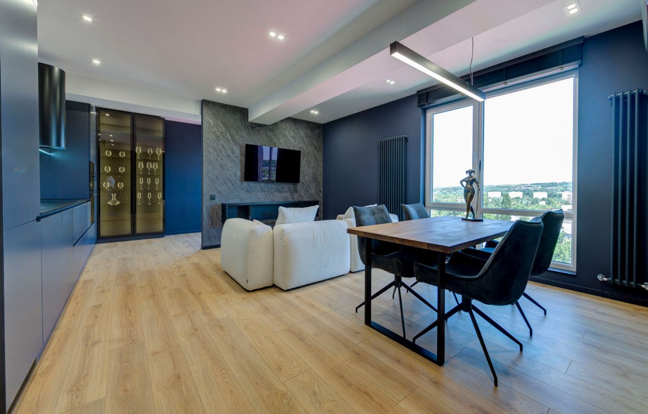 Vânzare Apartament, 1 cameră plus Living , 63mp, Euroreparație , Centru.