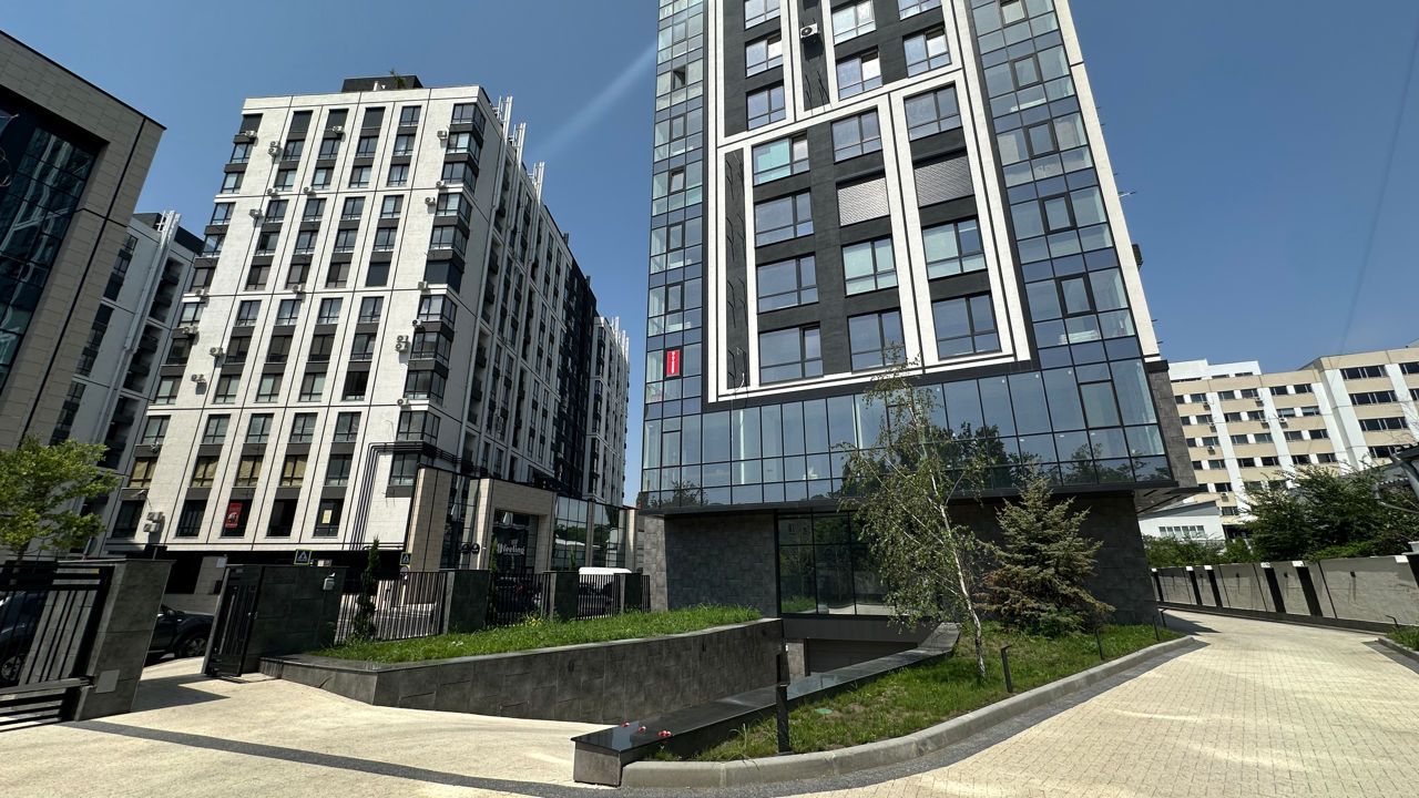 ​Vânzare apartament 1 cameră cu living, centru.