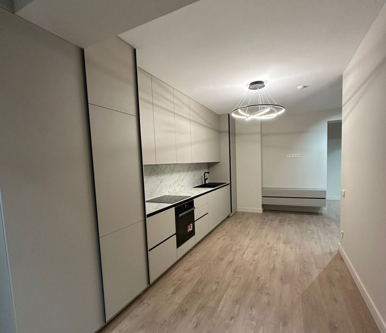 ​Vânzare Apartament 1 camera Plus Living  49m2, Centru , Artima.