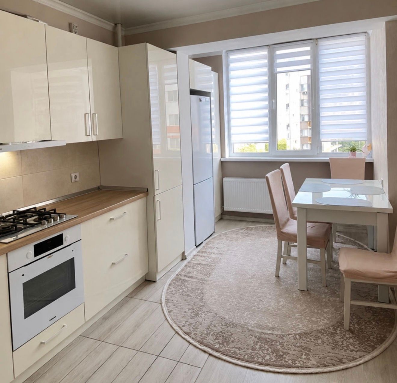 APARTAMENT SPAȚIOS ȘI COMPLET MOBILAT ÎN TELECENTRU!