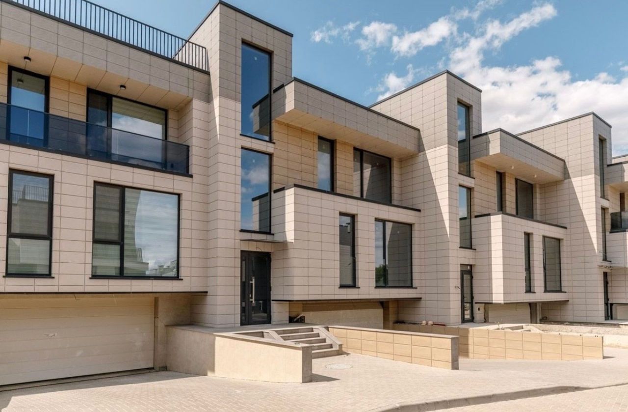 TOWNHOUSE PREMIUM | POIANA PINULUI | BOTANICA