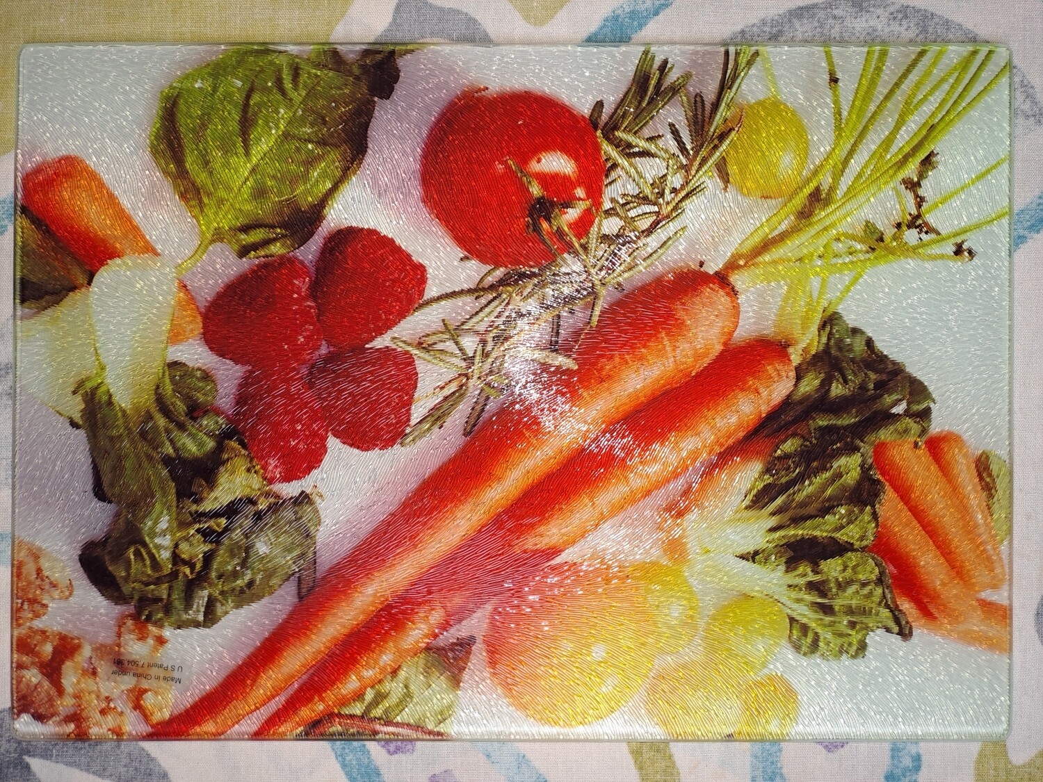 Glass cutting board