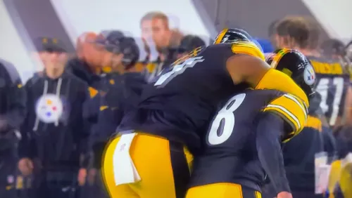 Aaron Rodgers Furious After Teammate Tackles Him During TD Celebration — Steelers Drama Unfolds