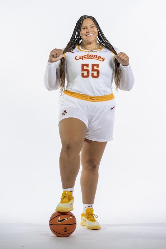 Audi Crooks Dominates NCAA Women’s Basketball as a Star for Iowa State