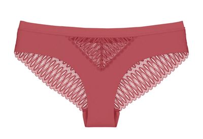 Triumph Aura Spotlight brazilian strawberry