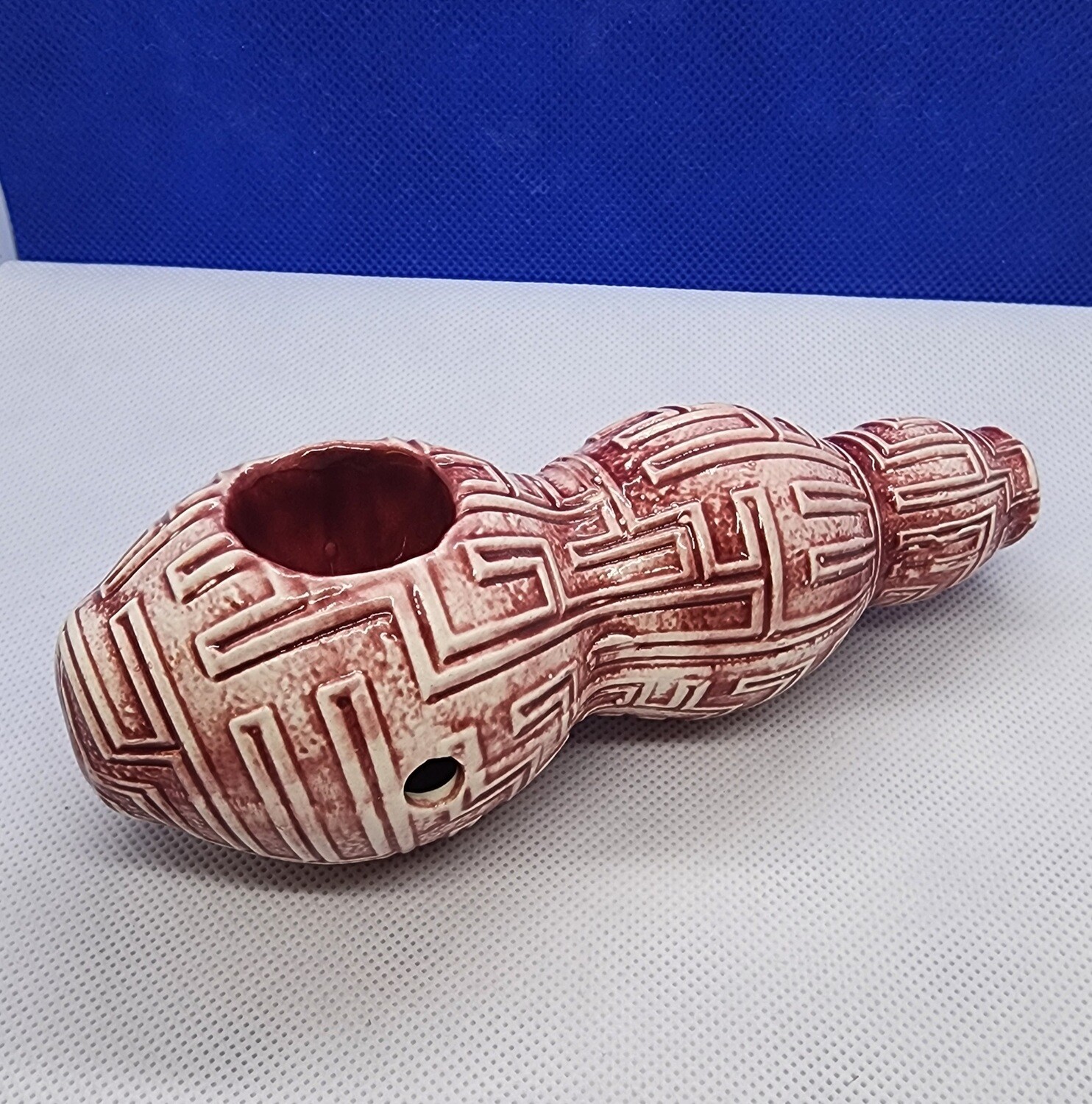 Labyrinth Pipe - Maroon &amp; White