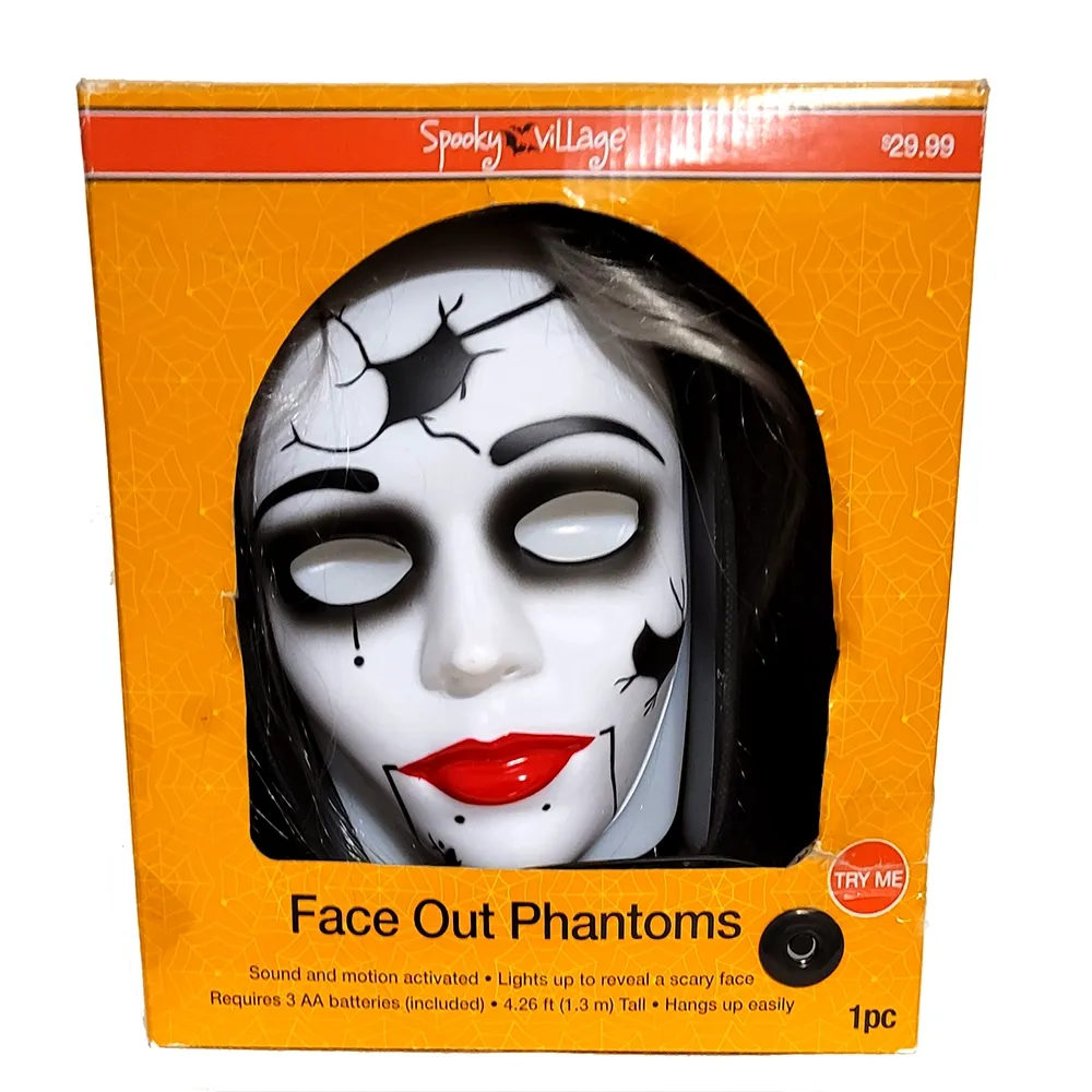 Spooky Village™ Face Out Phantoms