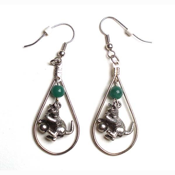 Earrings: Playful Kitty