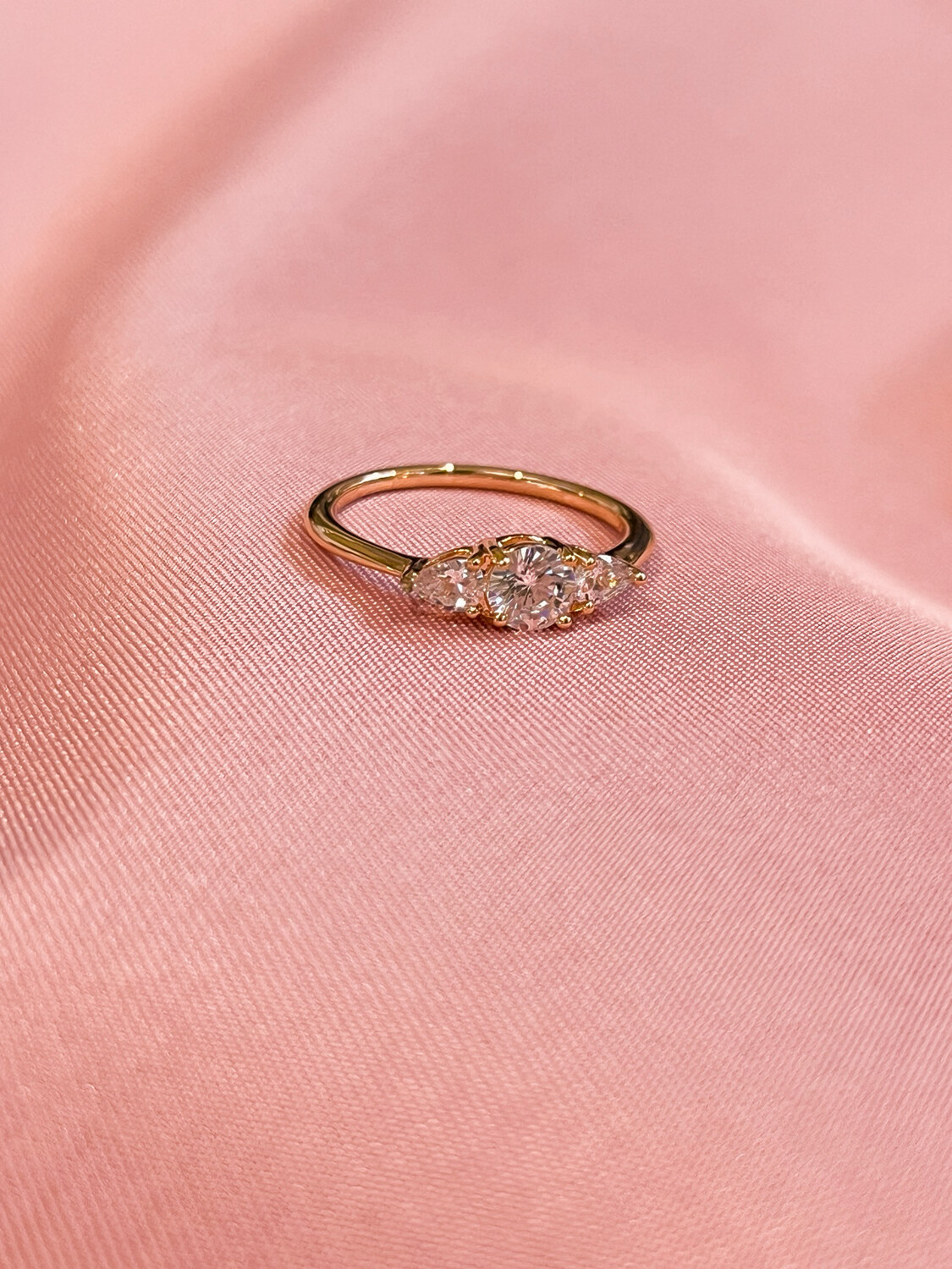 Anillo de Tres Circonias