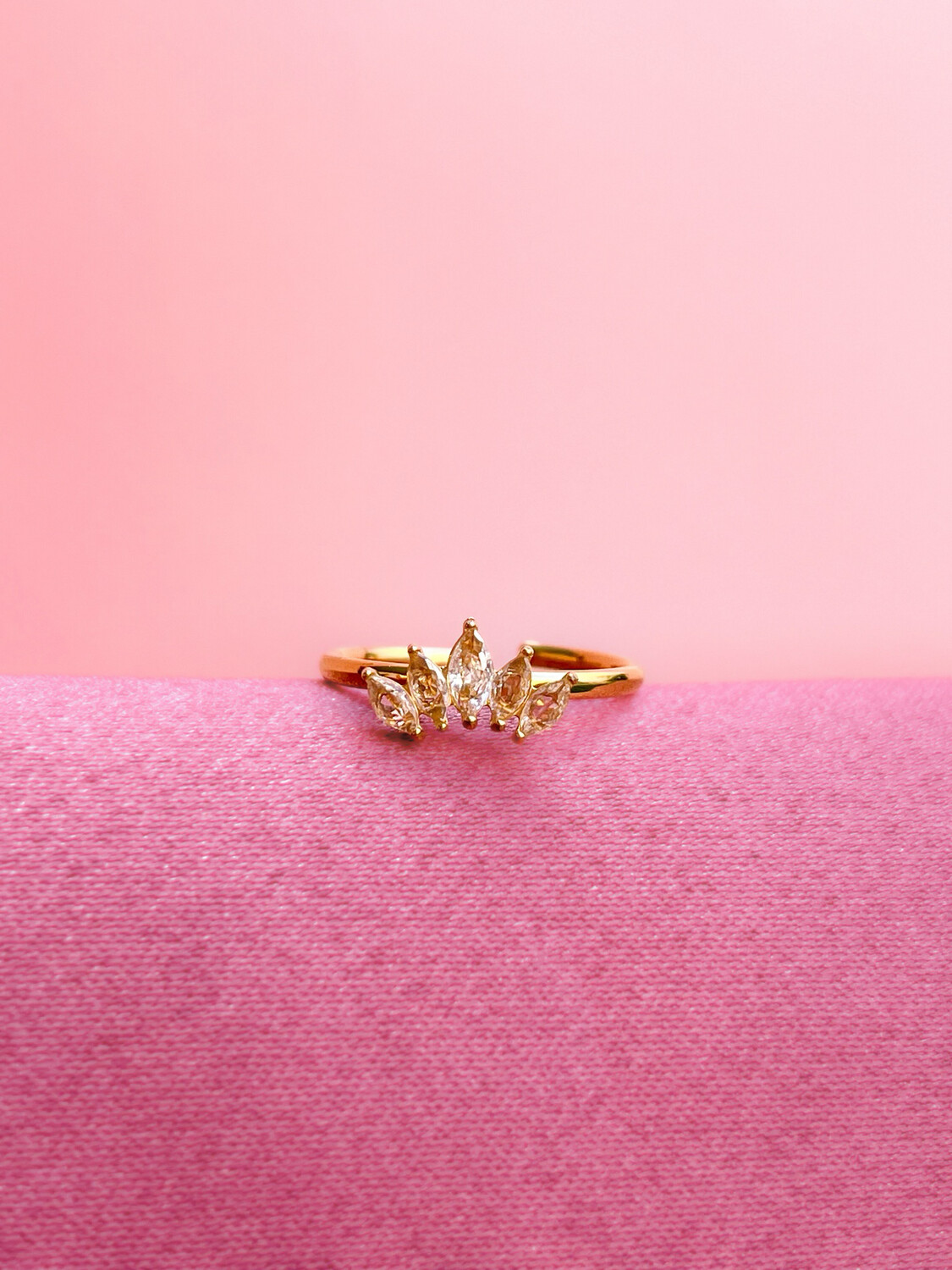 Anillo de Cinco Circonias
