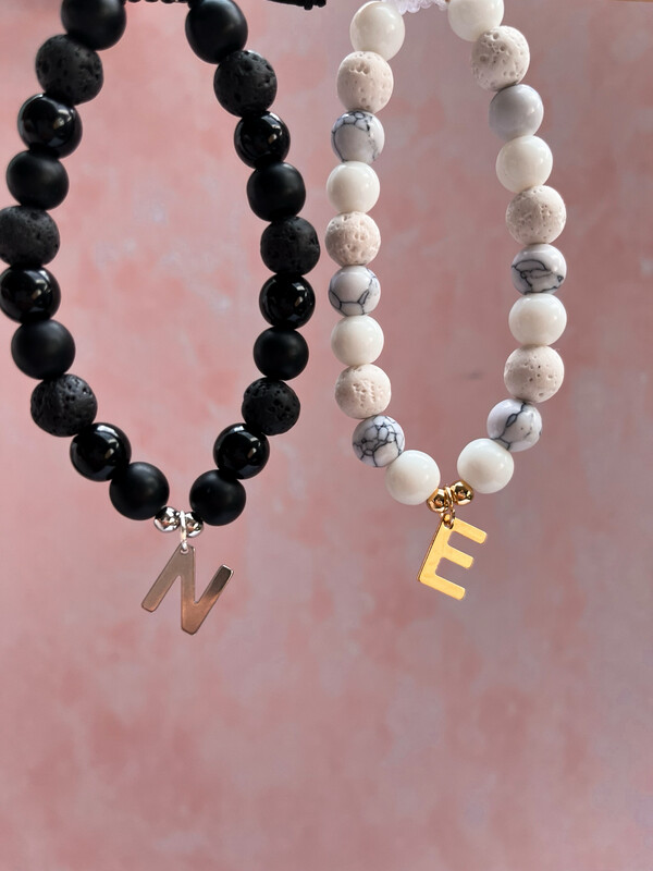 Pulseras Ajustables con Inicial